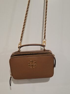 Tory Burch Tan Pebbled Leather Camera Crossbody with Gold Chain